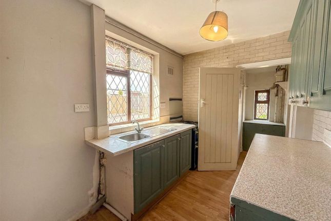 72, Brown Edge Road, Buxton photo 4