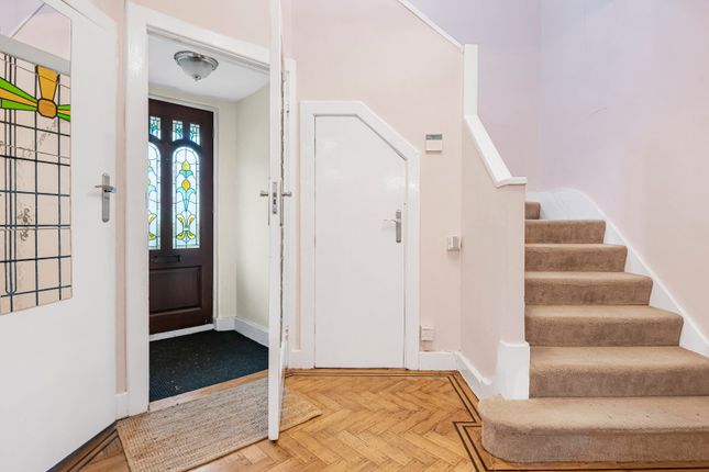29, Cavendish Drive, Edgware photo 3