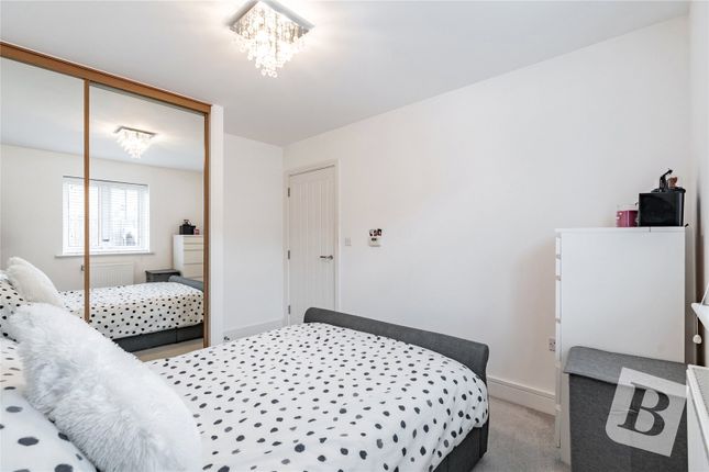 24, Liberty Way, Wickford photo 4