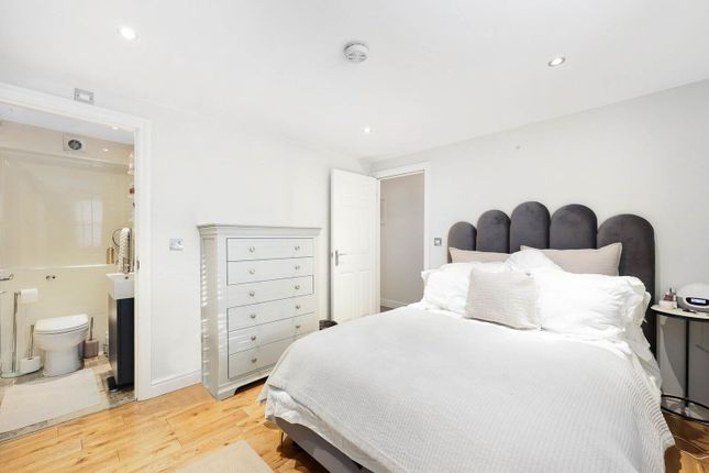 Richborne Terrace, SW8, Oval photo 4