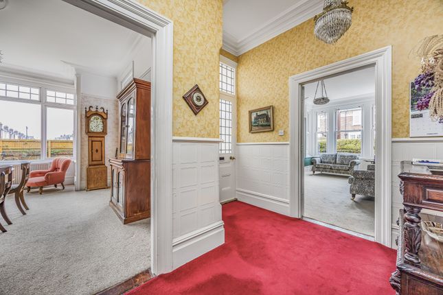 29, Brading Avenue, Southsea photo 3