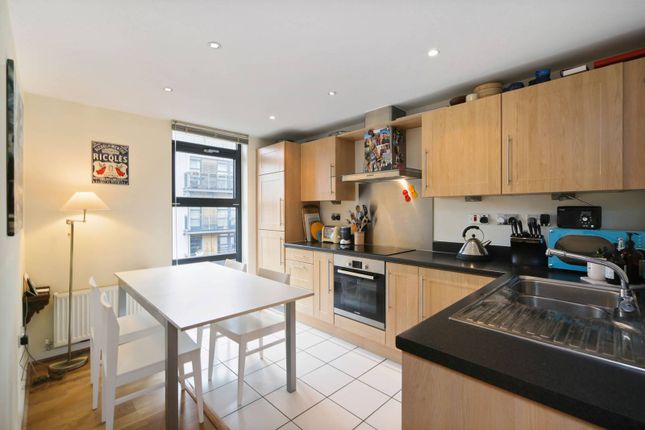 Flat for sale in Knight House, Putney, London