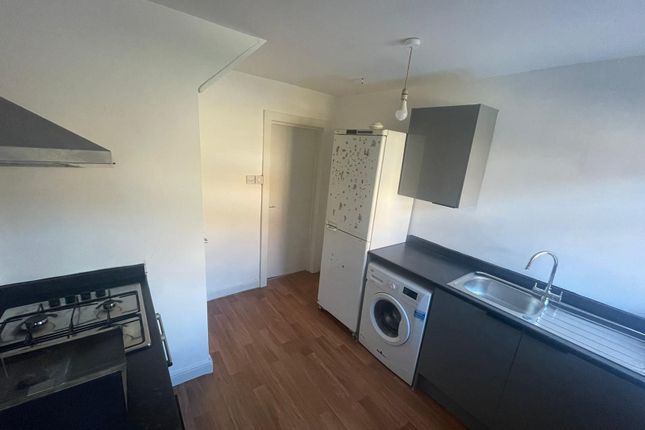 304 Dewsbury Road, Leeds photo 2