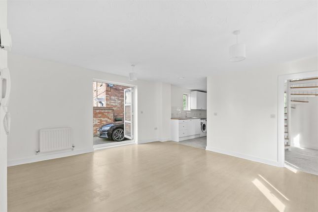 57, Crowell Mews, Aylesbury photo 4