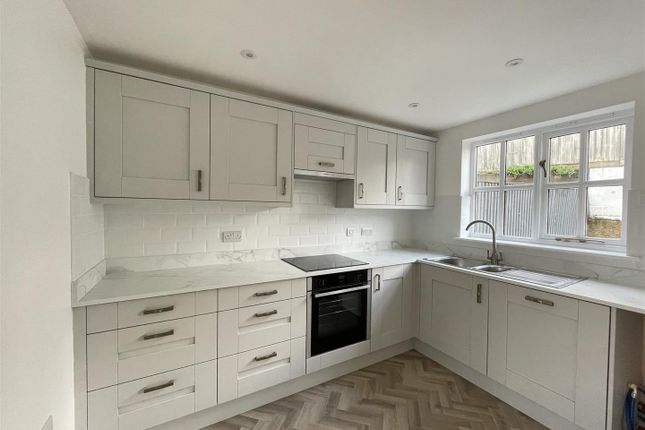 2 Rock Court, Rock Road, Stamford photo 2