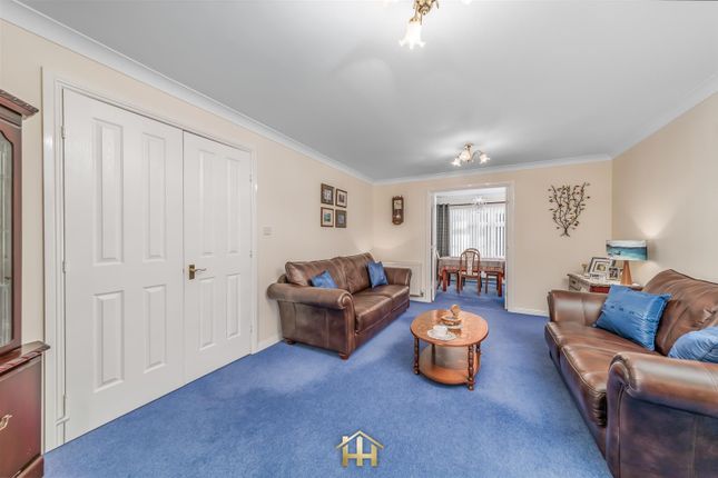 21, Colin Gibson Drive, Dundee photo 4