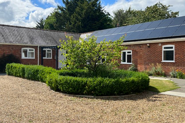 Bungalow to rent in Rookery Lane, Stretton, Oakham