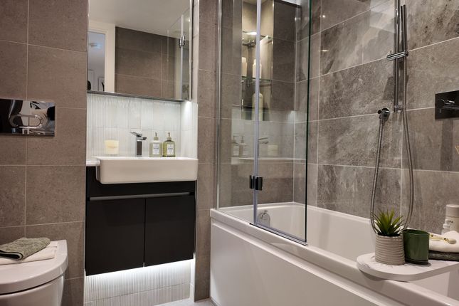 Apt 2, Minotaur House, London photo 4