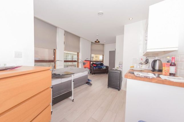 Apartment 6 - 4, James Street, Bradford photo 2