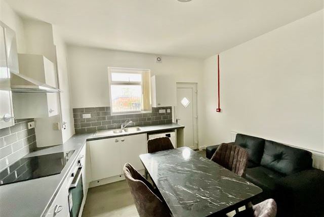301, bellhouse road Bellhouse Road, Sheffield photo 3