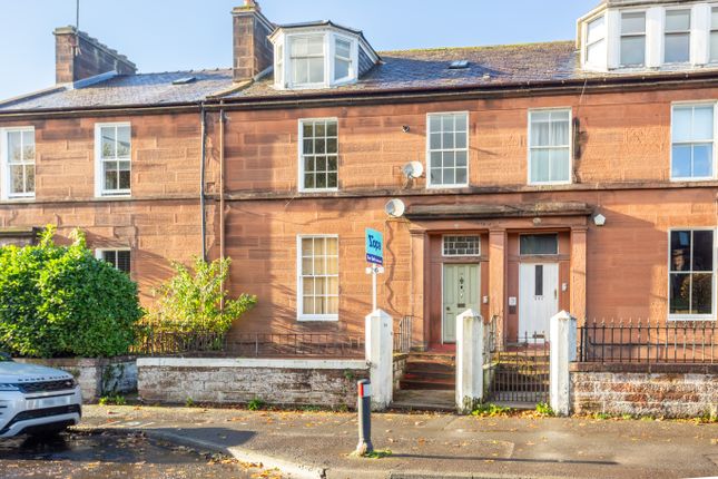 3-bed flat on Laurieknowe, Dumfries, £145,000