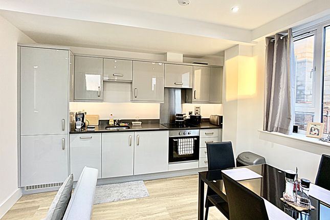 Flat 11, **WALKING DISTANCE TO THE TRAIN STATION**Dane Street, Bedford photo 4