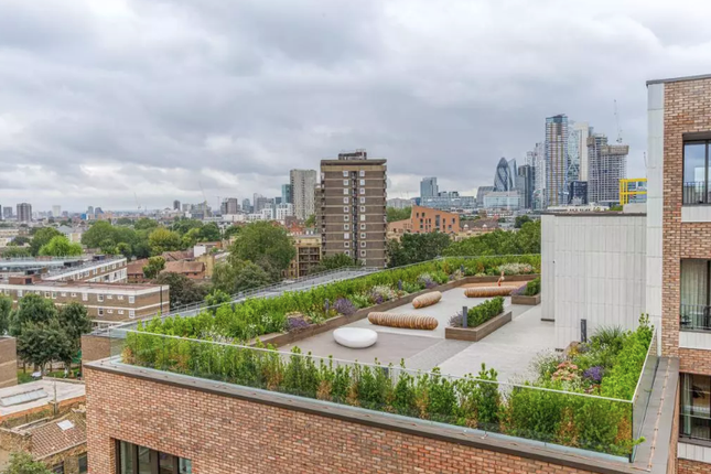 Flat for sale in Rosewood Building, Hackney Road, Shoreditch, London