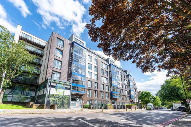 Flat for sale in Streatham Place, Clapham Park, London