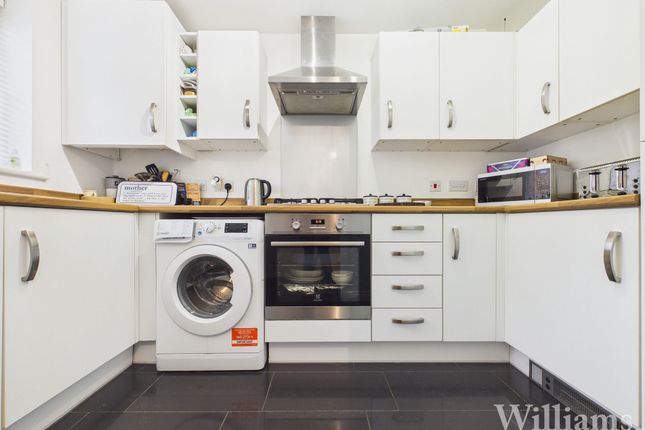 19 Chaundler Drive, Aylesbury photo 3