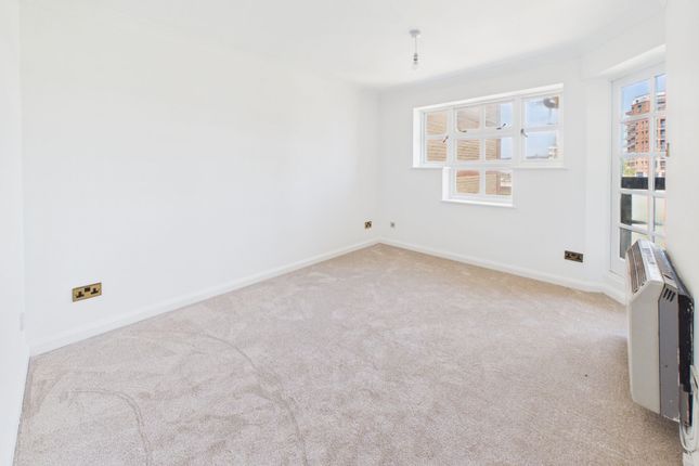Flat 15, Marys Place Emerald Quay, Shoreham-By-Sea photo 4