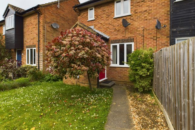 Terraced house to rent in The Brambles, Bar Hill, Cambridge