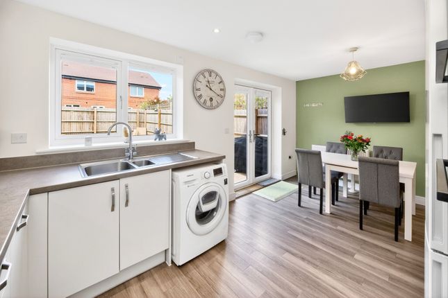 10 Mead Lane, Crawley Down photo 2