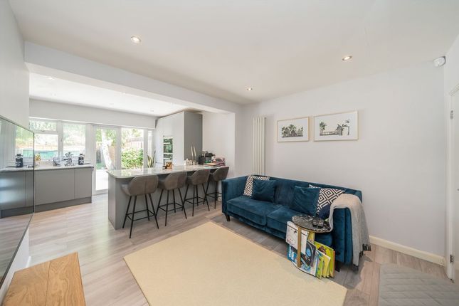 83, Twining Avenue, Twickenham photo 3