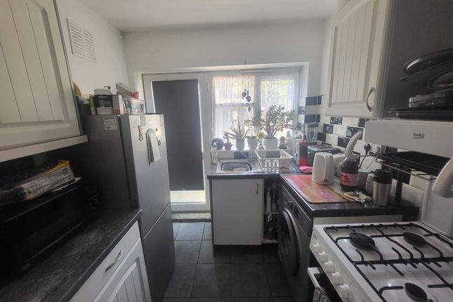116 Leasowe Road, Tipton photo 4