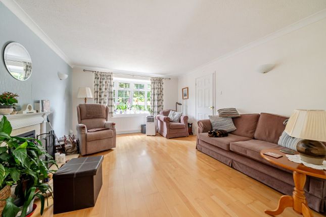 5, Butlers Close, Romsey photo 4