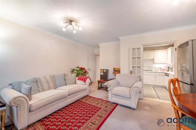 3, Bartholomew Court, Edgware photo 3