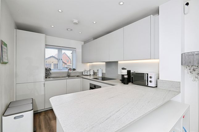 6, Ruby Close, Maidstone photo 2
