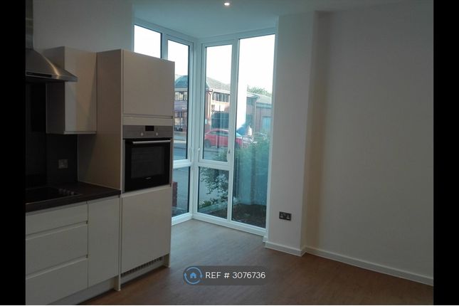 Bath Road, Slough photo 4