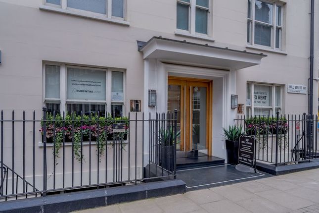 Flat to rent in Hill Street, London