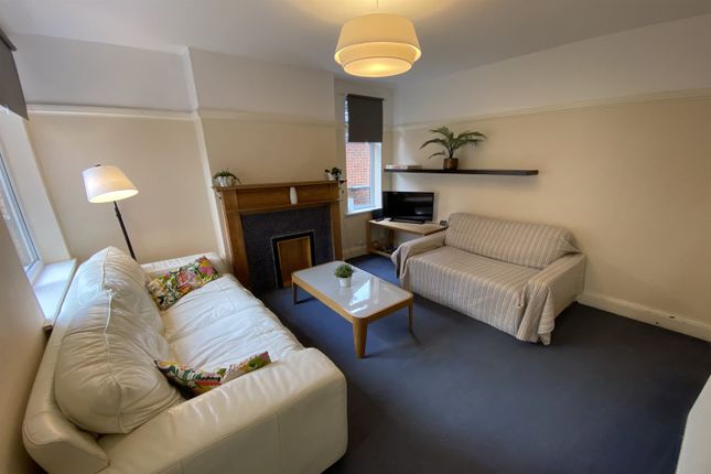 27, Purple Room, Peveril Road, Beeston photo 4