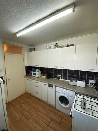 49 Trelawney , Paragon Road, London photo 4