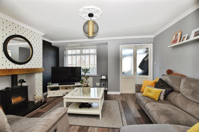 6, Thearne Lane, Beverley photo 2