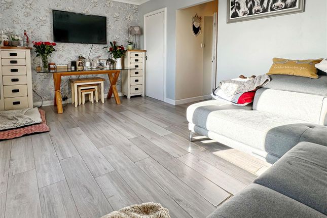 Flat 8 Antonia Court, Terminus Road, Littlehampton photo 2