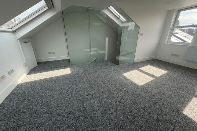Flat 3, 62, Northcote Road, Twickenham photo 2
