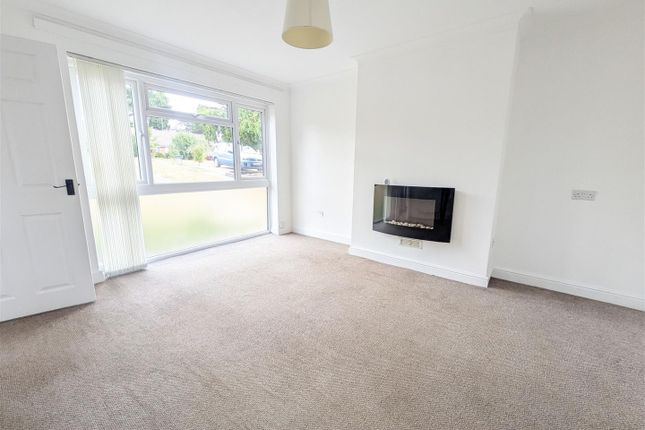 4, Downsview Crescent, Uckfield photo 2