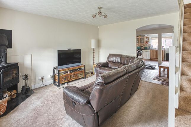 14, Bassingham Close, Derby photo 3