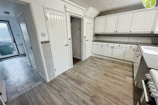 25 Fieldway, Grays photo 5