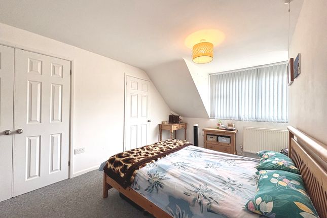 46, Bowhill, Kettering photo 3