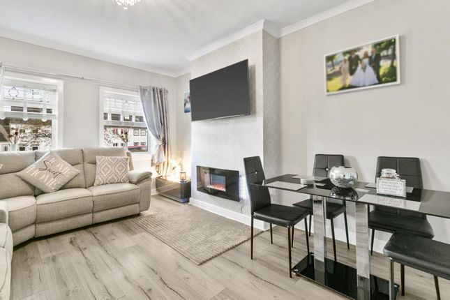 22, Castle Road, Glasgow photo 2