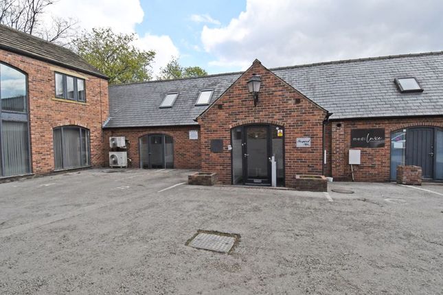 Thumbnail Commercial property to let in Aberford Road, Wakefield
