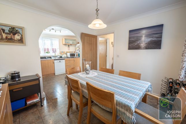 9 Theillay Close, Bridgwater photo 4