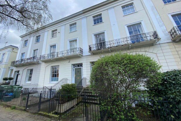 Thumbnail Property to rent in 2 Clarence Square, Cheltenham