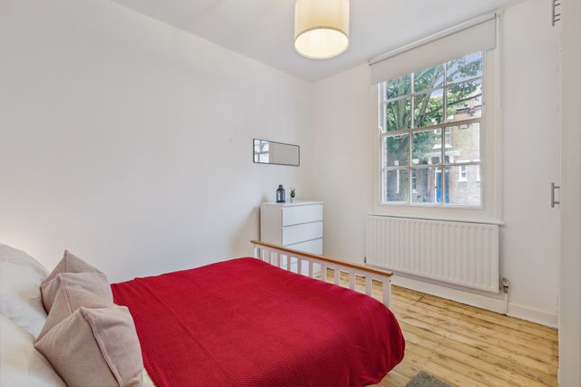 Flat to rent in Matthews Street, Battersea