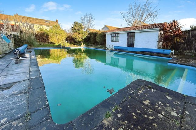 68, Fontygary Road, Barry photo 3