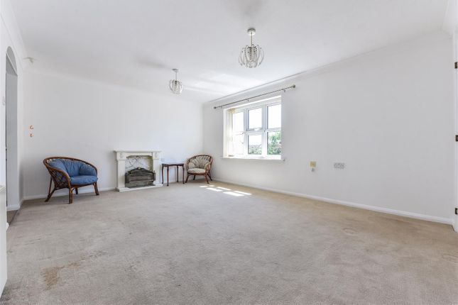 23, Windmill Court, Nr Chichester photo 4