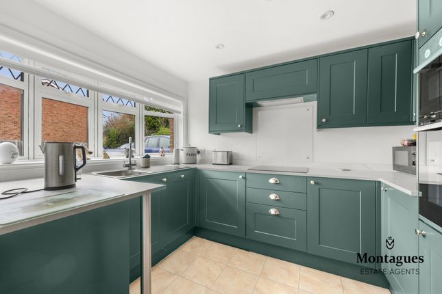 100, Thornhill, Epping photo 2