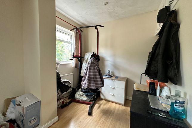 ROOM 5, 200, Farnborough Road, Farnborough photo 3