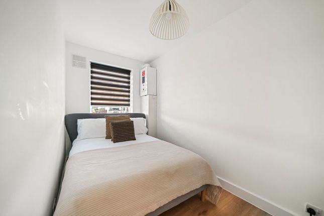 18 Barnard Gardens, Hayes photo 5
