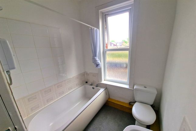 11, Flat 3, Lea Road, Stockport photo 4