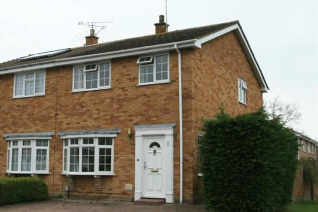 Thumbnail Semi-detached house to rent in Mendip Road, Farnborough